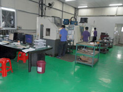 打膠機(jī)廠,打膠機(jī)供應(yīng)商選東莞市鼎裕五金機(jī)械廠